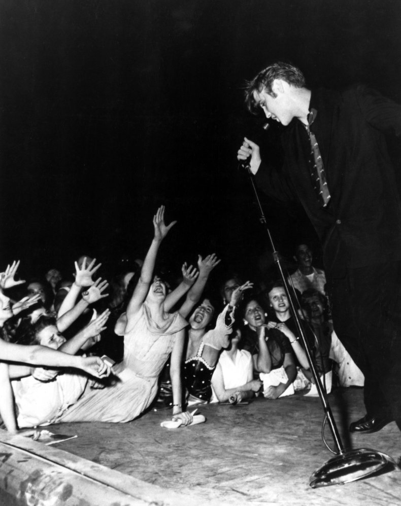 01_08_Elvis_04