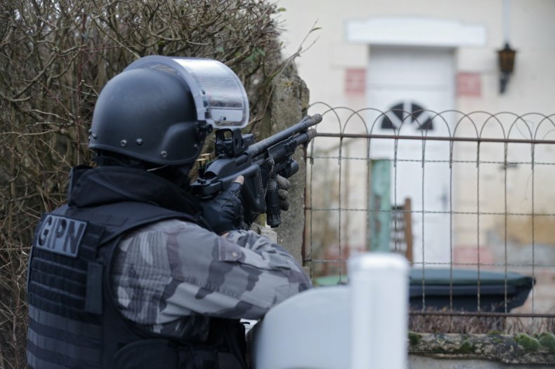 2015-01-08T180733Z_1_LYNXMPEB070U1_RTROPTP_4_FRANCE-SHOOTING 2015-01-08T180733Z_1_LYNXMPEB070U1_RTROPTP_4_FRANCE-SHOOTING
