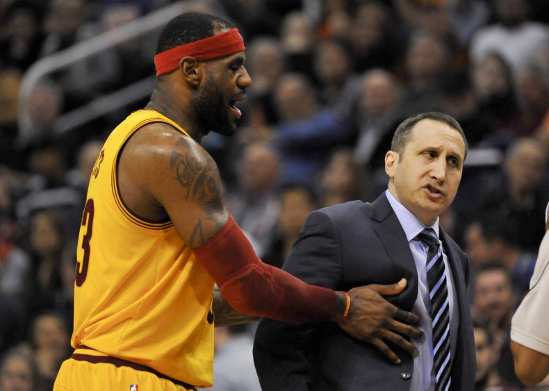 2015-01-14T055436Z_1465338796_NOCID_RTRMADP_3_NBA-CLEVELAND-CAVALIERS-AT-PHOENIX-SUNS