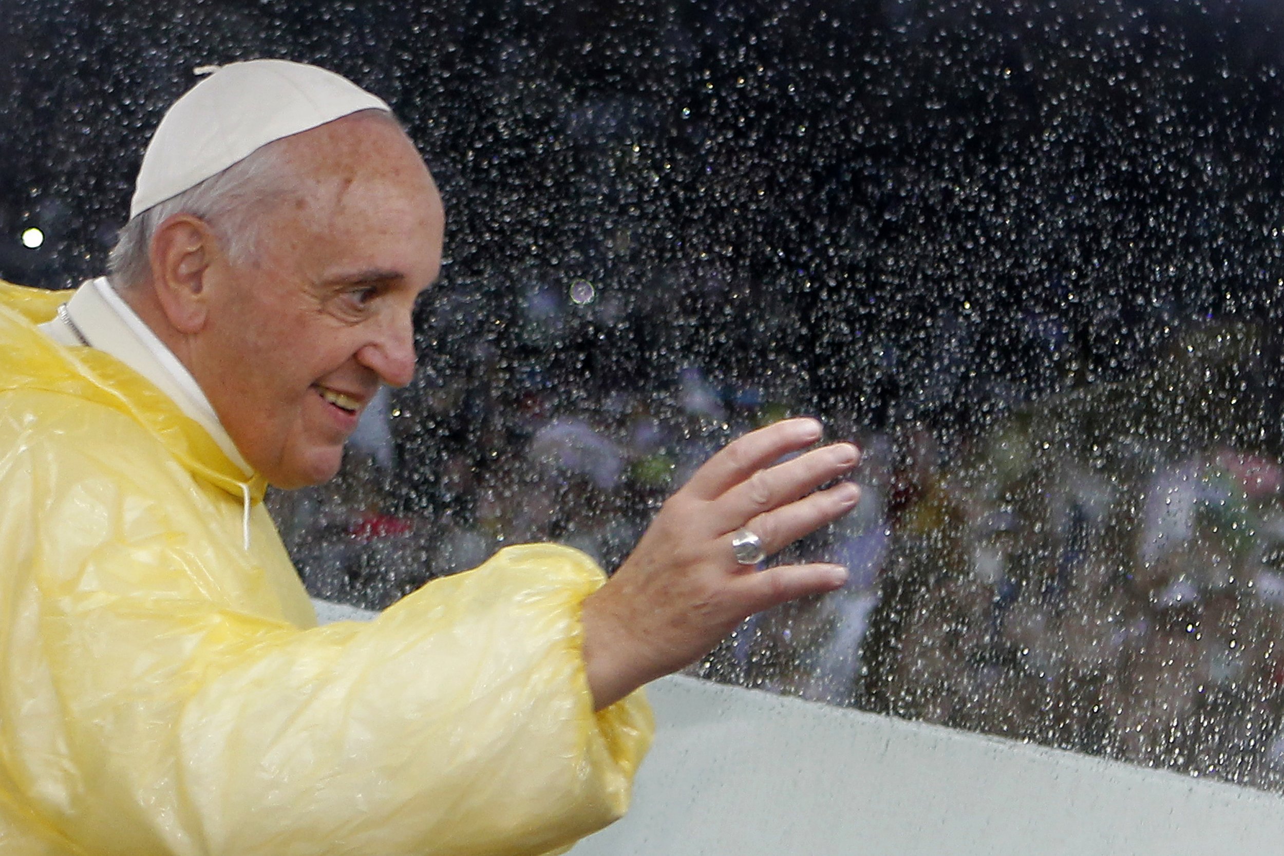 Pope Francis is the most influential tweeter out of the world leaders, with the highest average number of retweets.