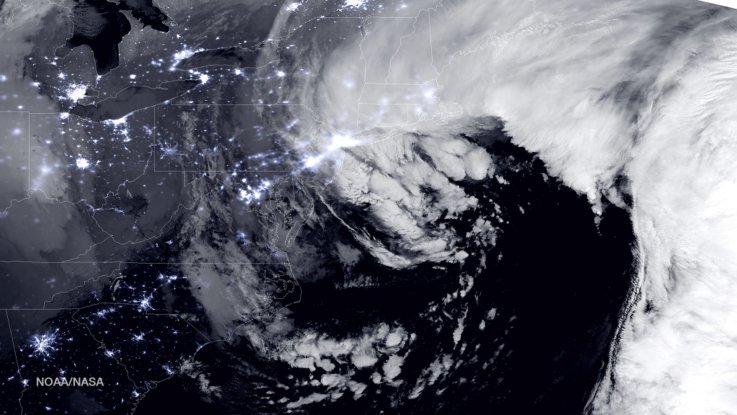 2015-01-27T161933Z_1624093598_TM3EB1R0V8C01_RTRMADP_3_USA-WEATHER-STORM