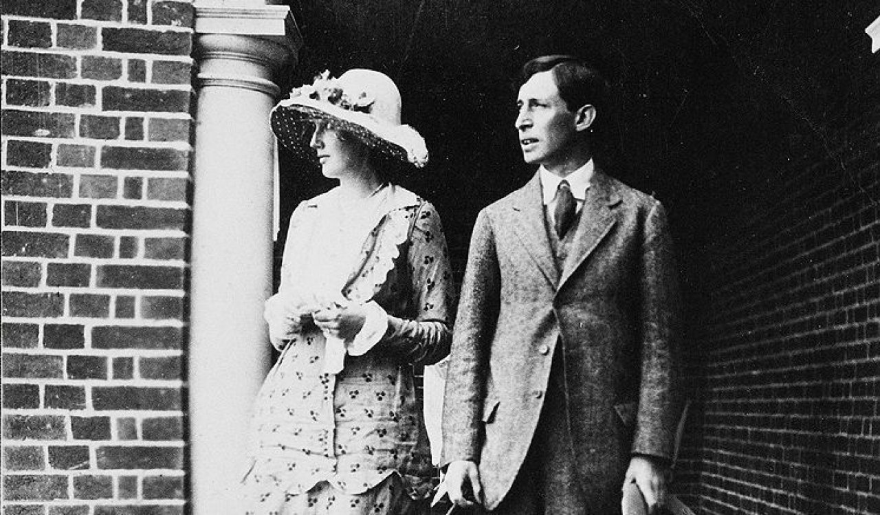 The Joyful, Gossipy and Absurd Private Life of Virginia Woolf