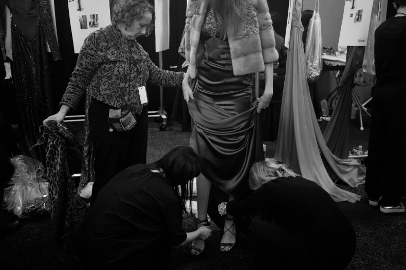 02_25_NYFWBackStage_07 02_25_NYFWBackStage_07