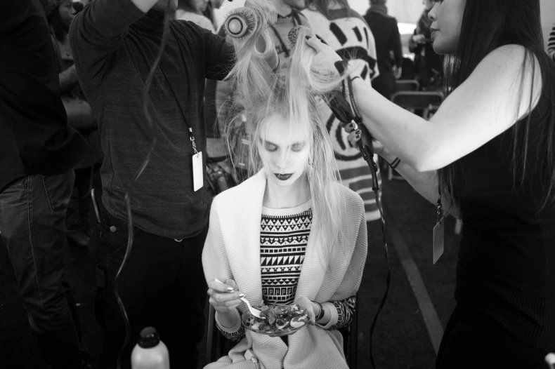 02_25_NYFWBackStage_10 02_25_NYFWBackStage_10