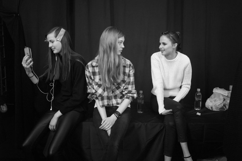02_25_NYFWBackStage_14 02_25_NYFWBackStage_14