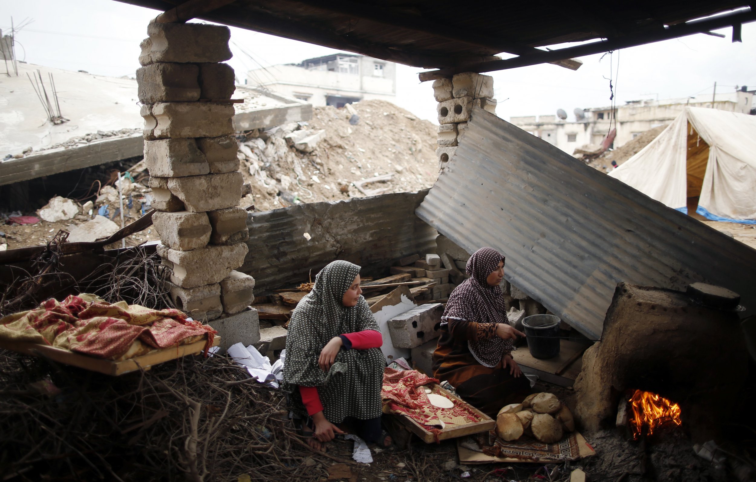 2015-02-26T150210Z_1_LYNXMPEB1P0MK_RTROPTP_4_PALESTINIANS-GAZA-HOMES