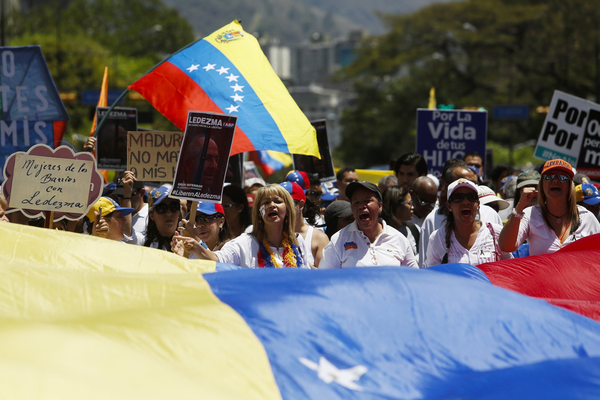 U.S. Sanctions Target Venezuela Officials, Declares Country A Threat ...