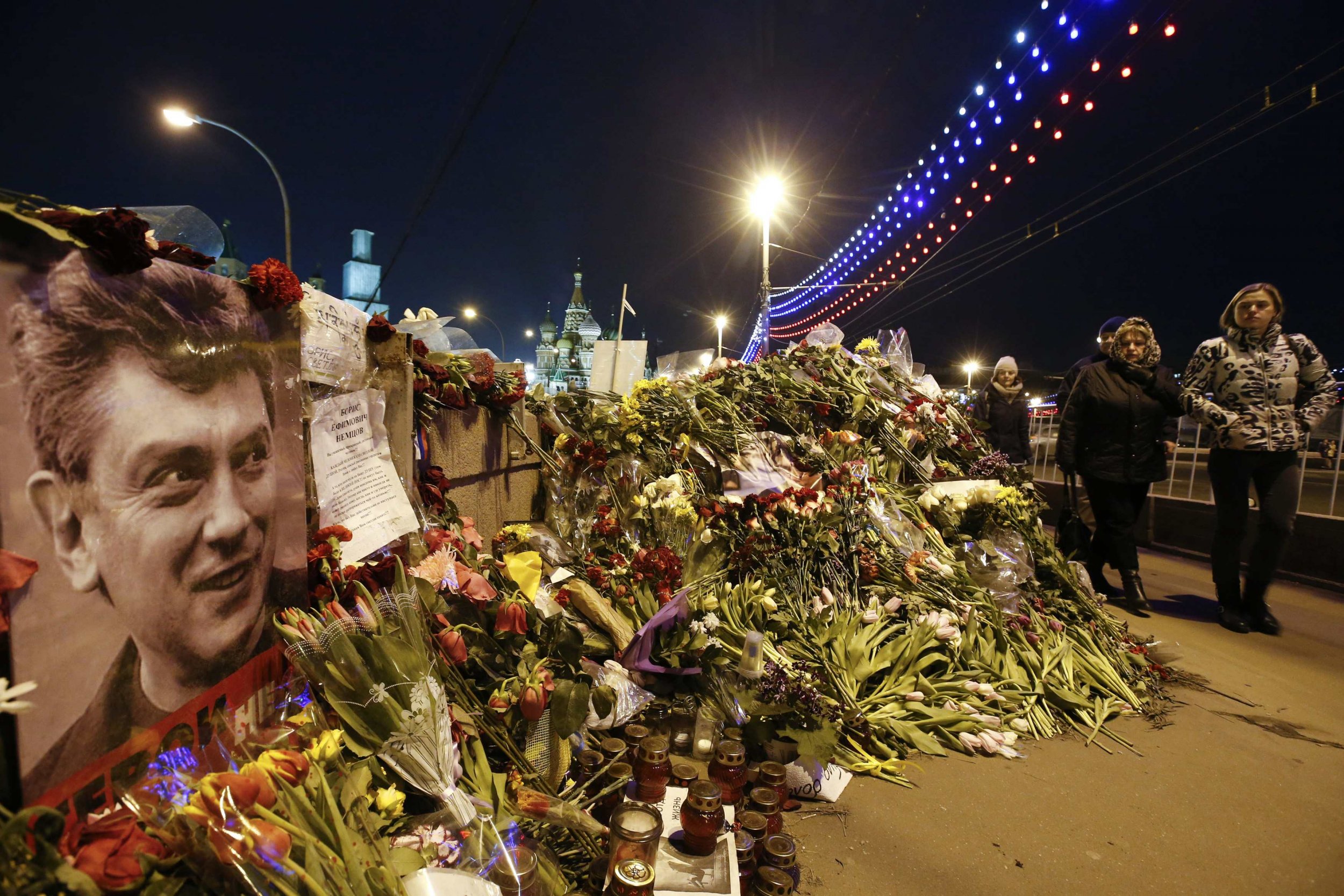 2015-03-09T164044Z_1040740646_GM1EB3A01P301_RTRMADP_3_RUSSIA-NEMTSOV