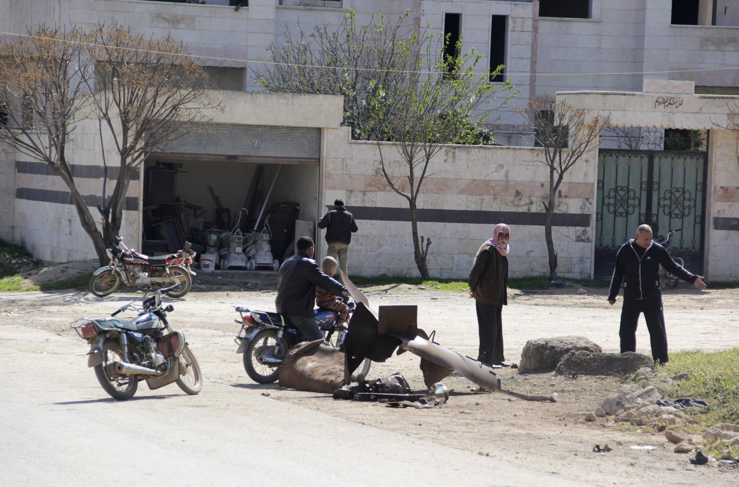 2015-03-17T120400Z_808251498_GM1EB3H1JK301_RTRMADP_3_MIDEAST-CRISIS-SYRIA-CHEMICALWEAPONS