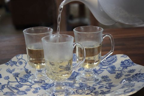 Dalreoch White Tea Being Poured 2014