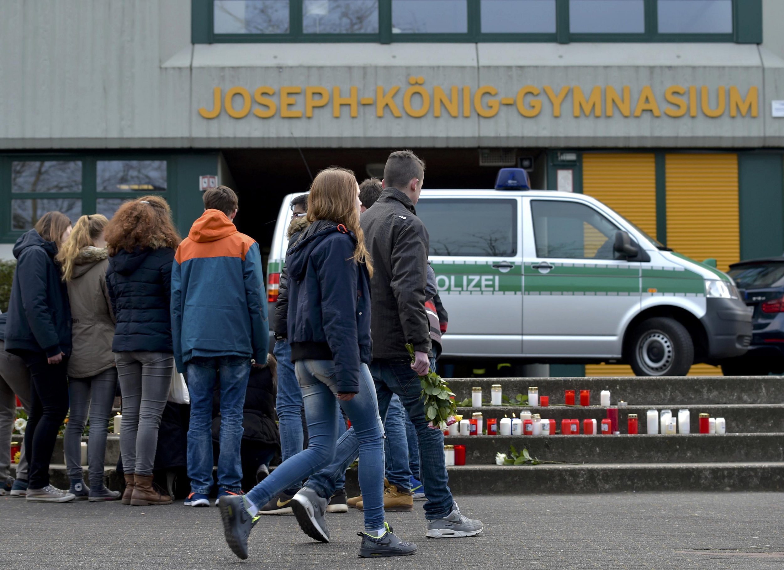 2015-03-24T165855Z_447734888_LR2EB3O1B5XCU_RTRMADP_3_FRANCE-CRASH-GERMANY-SCHOOL