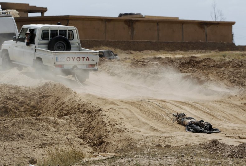 2015-04-03T195722Z_1574447015_GF10000048232_RTRMADP_3_MIDEAST-CRISIS-IRAQ-TIKRIT