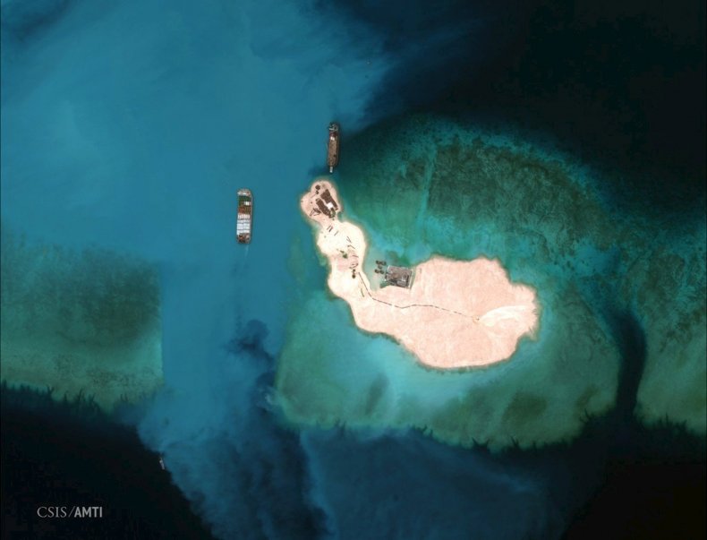 2015-04-09T194953Z_1_LYNXMPEB380XB_RTROPTP_4_CHINA-SOUTHCHINASEA-REEF