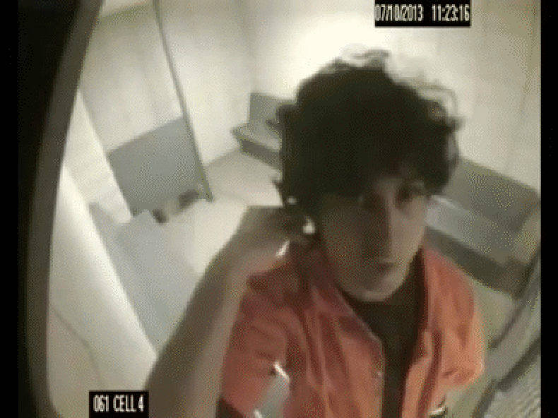 Dzhokhar_Tsarnaev_gives_the_middle_finger_to_his_surveillance_camera (1)
