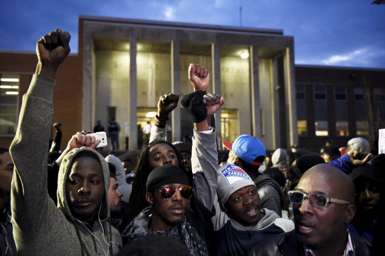 2015-04-24T205405Z_2_LYNXMPEB3N0YD_RTROPTP_4_USA-POLICE-BALTIMORE 2015-04-24T205405Z_2_LYNXMPEB3N0YD_RTROPTP_4_USA-POLICE-BALTIMORE