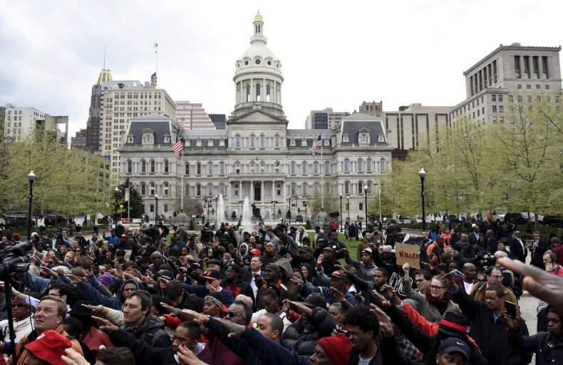 2015-04-23T221219Z_1923897019_GF10000070711_RTRMADP_3_USA-POLICE-BALTIMORE 2015-04-23T221219Z_1923897019_GF10000070711_RTRMADP_3_USA-POLICE-BALTIMORE