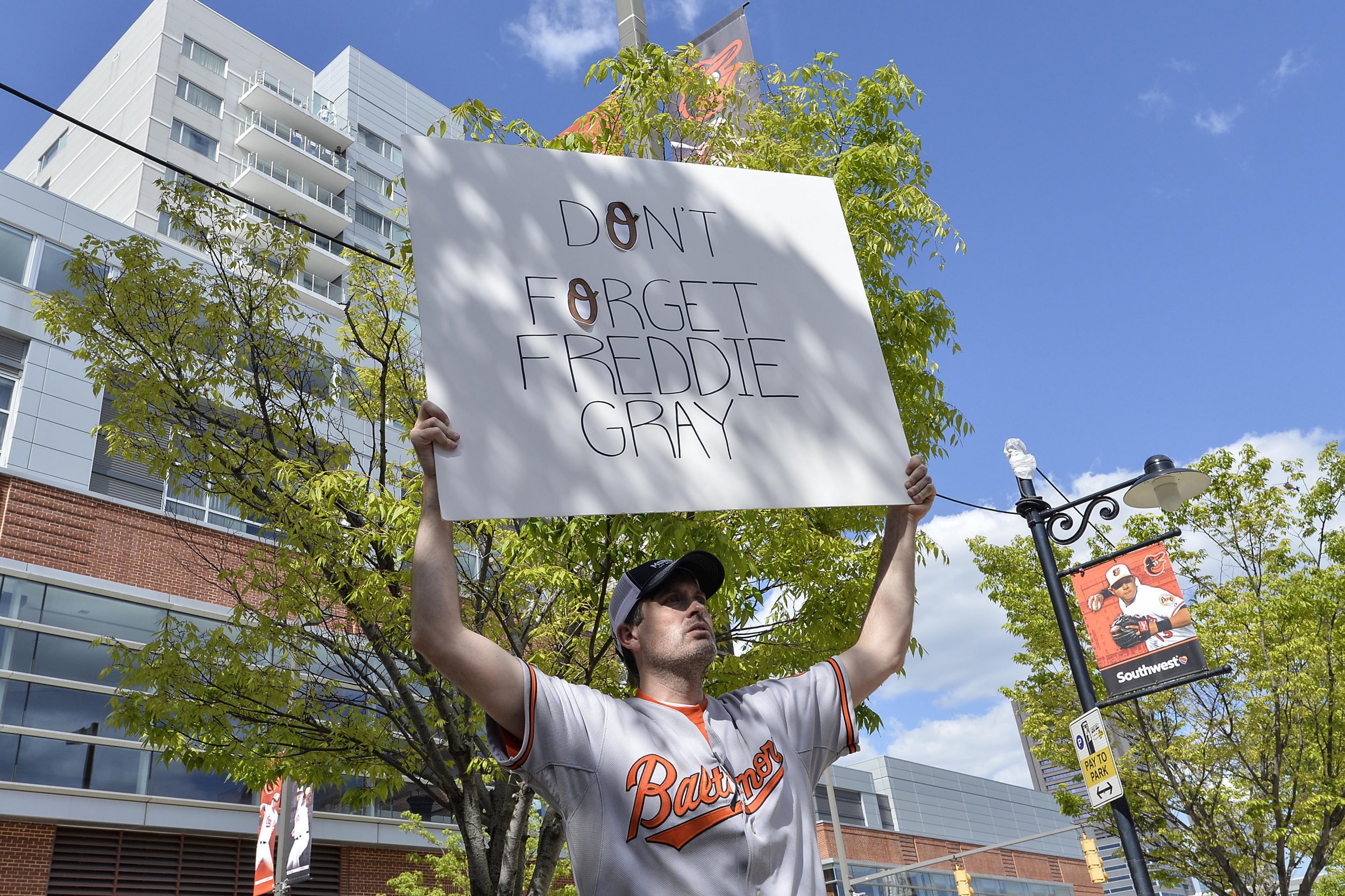 2015-04-29T203745Z_434700981_NOCID_RTRMADP_3_MLB-CHICAGO-WHITE-SOX-AT-BALTIMORE-ORIOLES 2015-04-29T203745Z_434700981_NOCID_RTRMADP_3_MLB-CHICAGO-WHITE-SOX-AT-BALTIMORE-ORIOLES