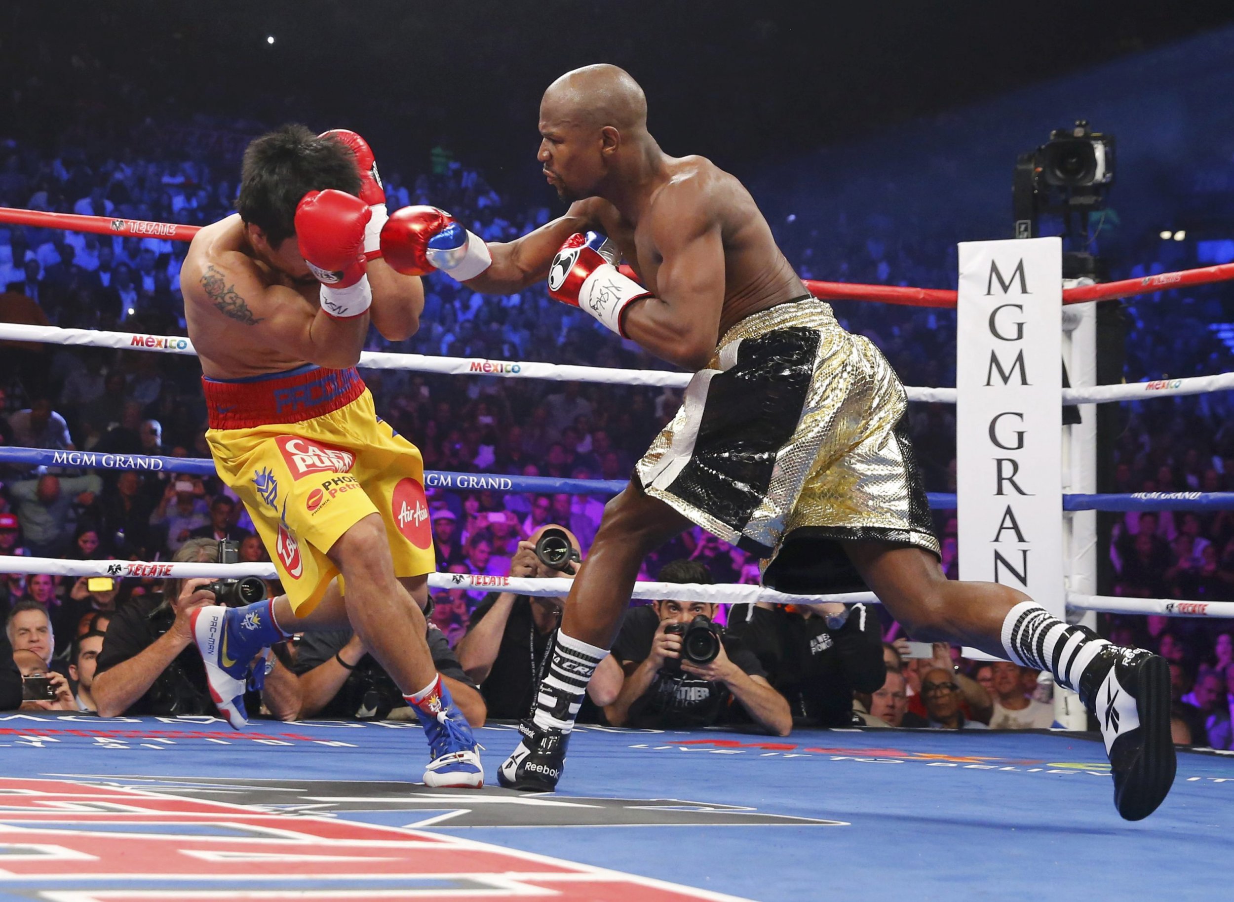 Pacquiao Punches Go Silent And Mayweather Sticks To Defense And Wins