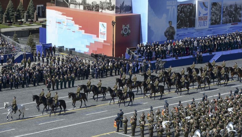 2015-05-09T112446Z_1441072202_LR2EB590VOZYB_RTRMADP_3_WW2-ANNIVERSARY-RUSSIA