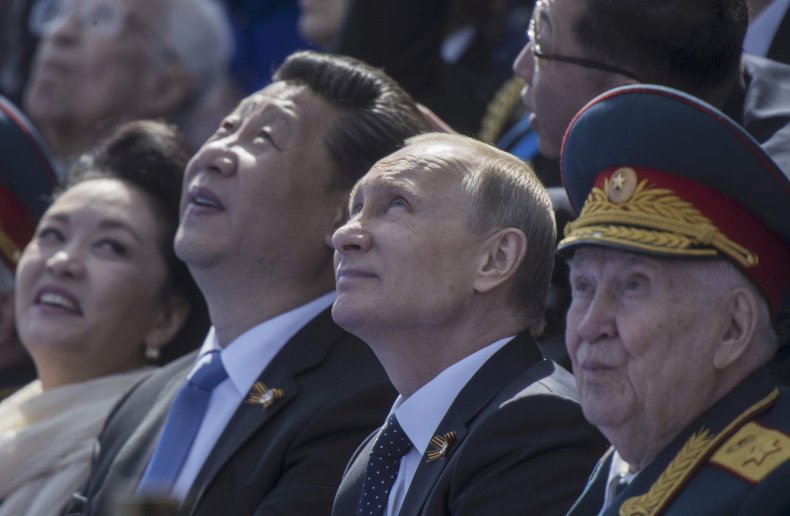 2015-05-09T103949Z_1693468581_LR2EB590TM2VJ_RTRMADP_3_WW2-ANNIVERSARY-RUSSIA