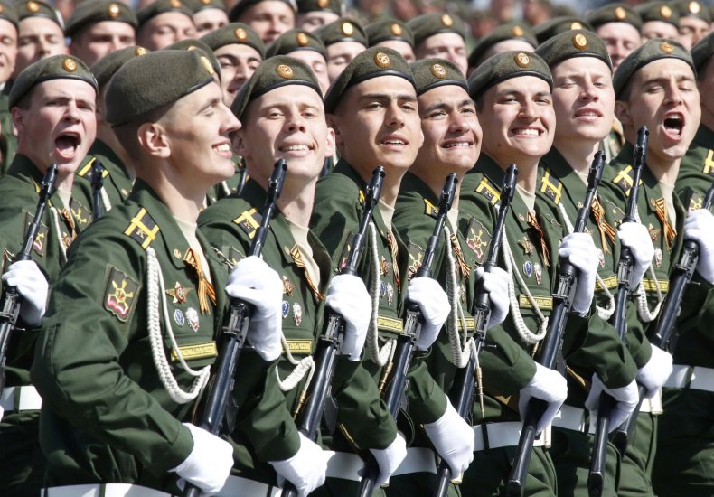 2015-05-09T093147Z_451862849_LR2EB590QGOS5_RTRMADP_3_WW2-ANNIVERSARY-RUSSIA