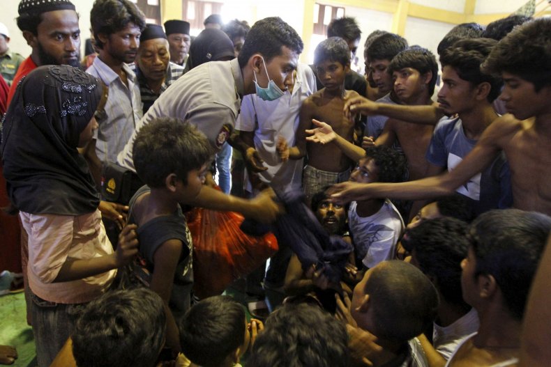 2015-05-11T100233Z_1053485901_GF10000090961_RTRMADP_3_INDONESIA-ROHINGYA