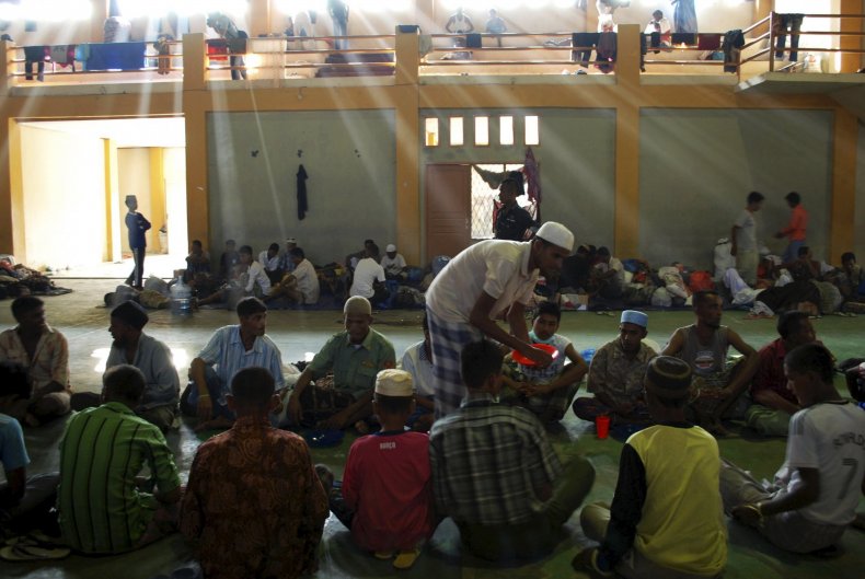 2015-05-13T123225Z_1954167311_GF10000093146_RTRMADP_3_ASIA-MIGRANTS-INDONESIA