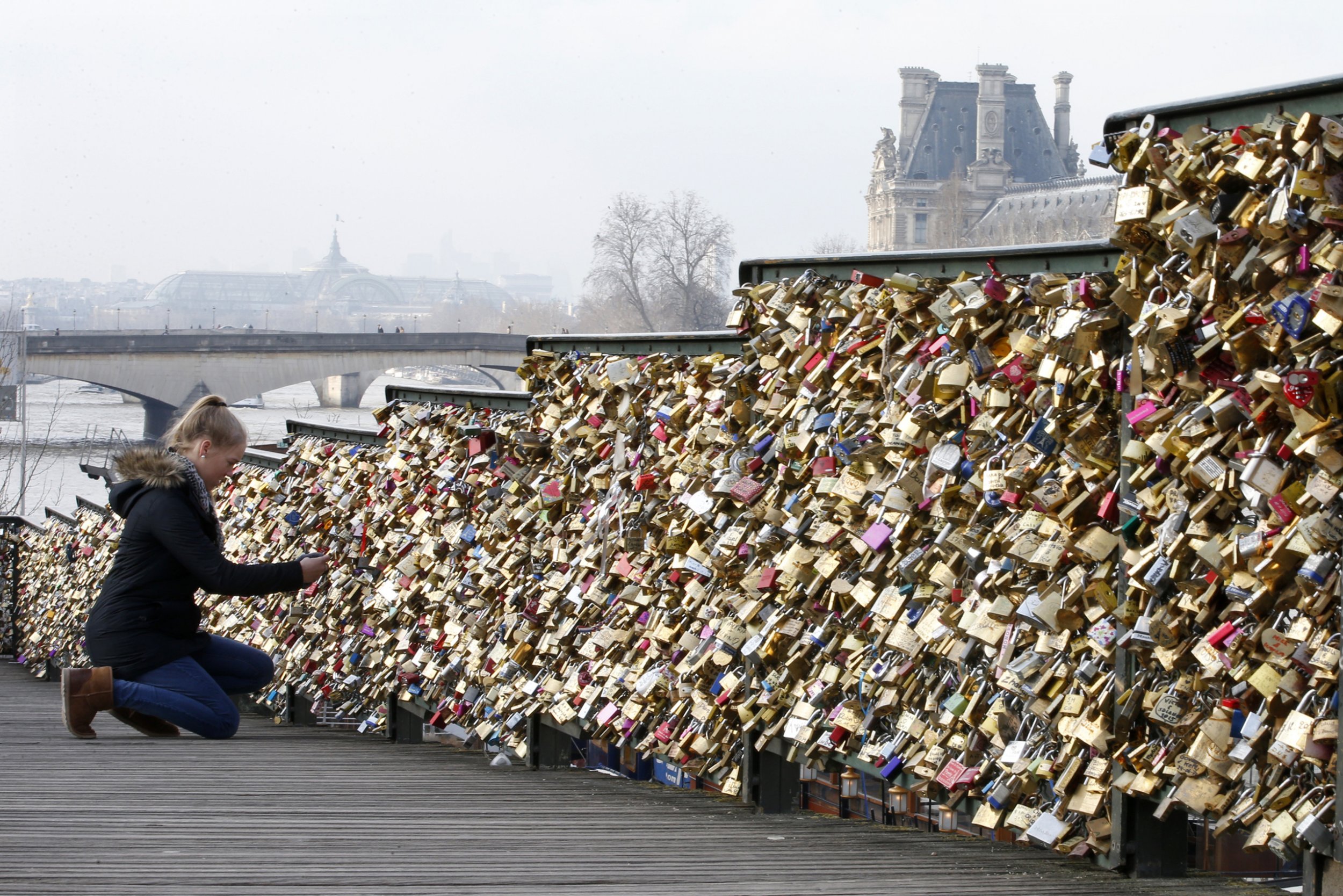 Paris Love Bridge Railing Collapses Under Weight of Locks