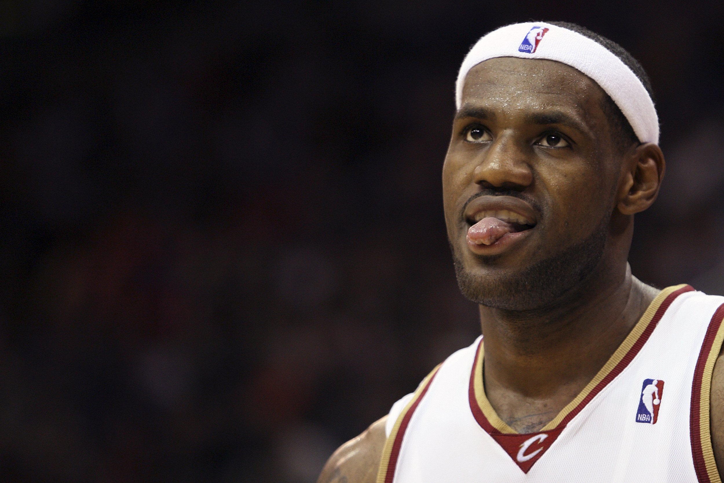 Lebron James Accidentally Flashes Camera During Live -2986