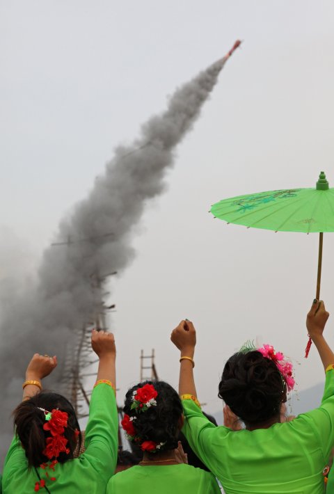 06_26_LaosRockets_02
