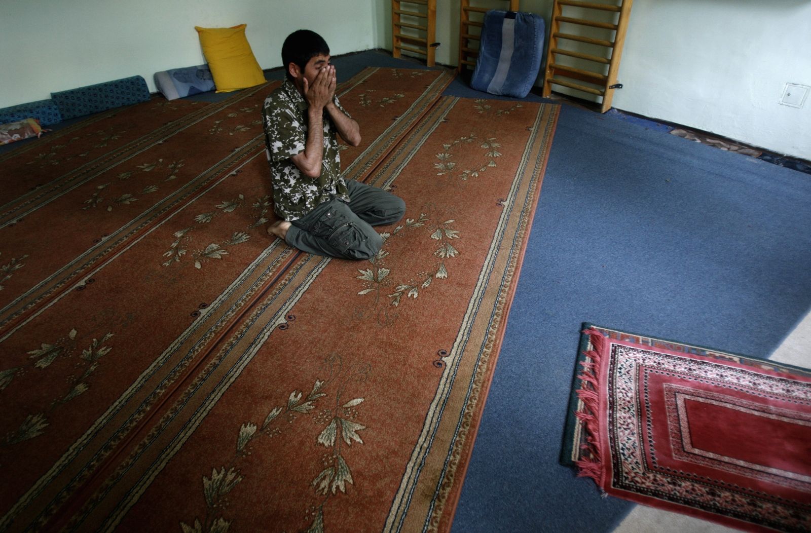 Hungary struggles with migrant influx Hungary struggles with migrant influx