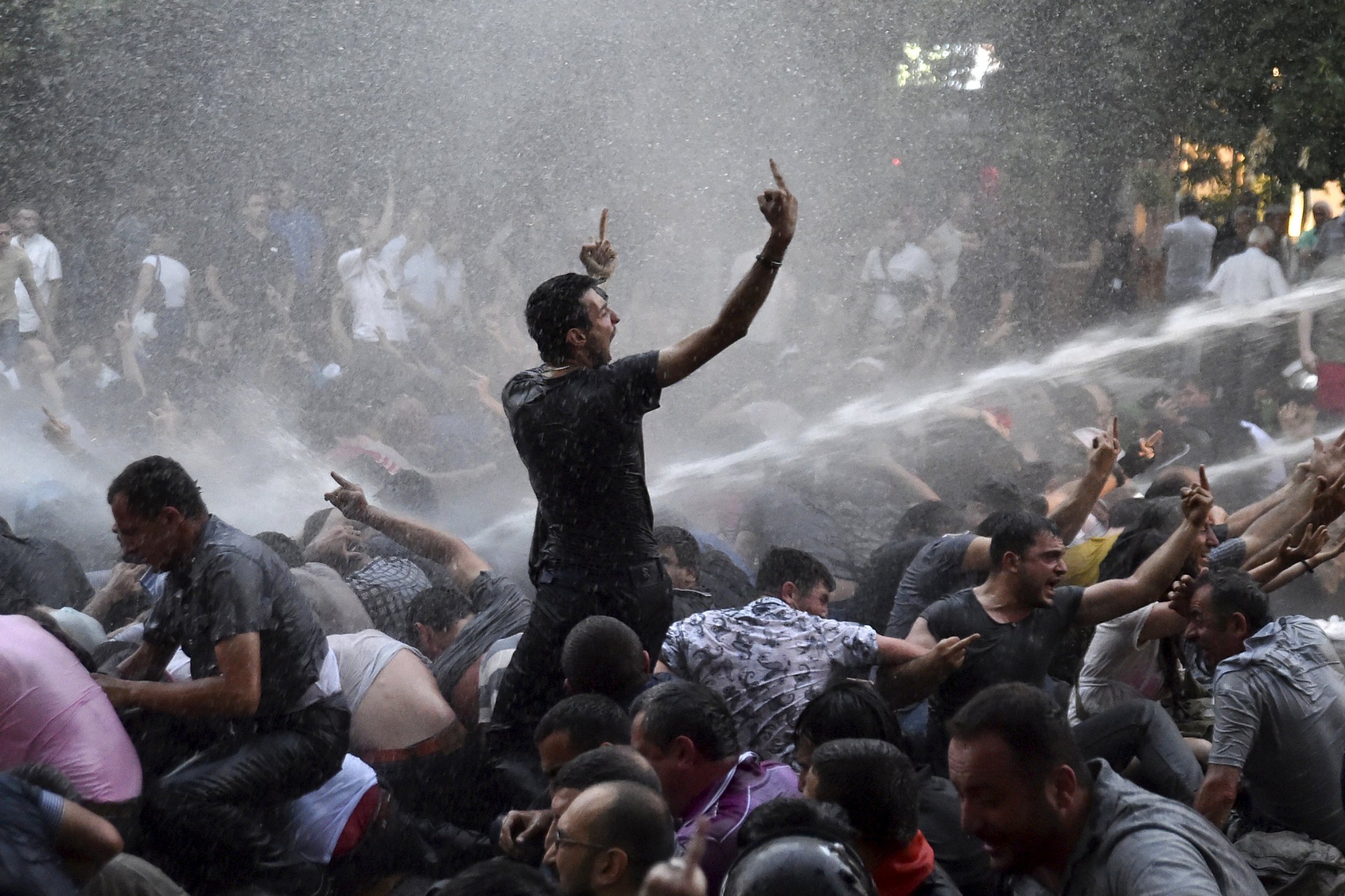 2015-06-23T072643Z_1572487530_GF10000136419_RTRMADP_3_ARMENIA-PROTEST 2015-06-23T072643Z_1572487530_GF10000136419_RTRMADP_3_ARMENIA-PROTEST
