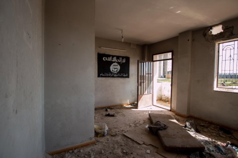 07_03_TalkingToISIS_02