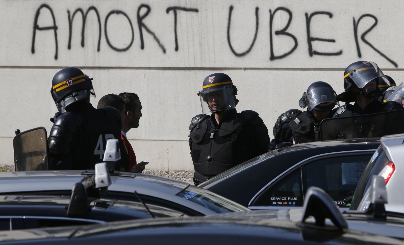 after-france-s-violent-strike-over-uber-users-call-for-a-boycott-of-taxis