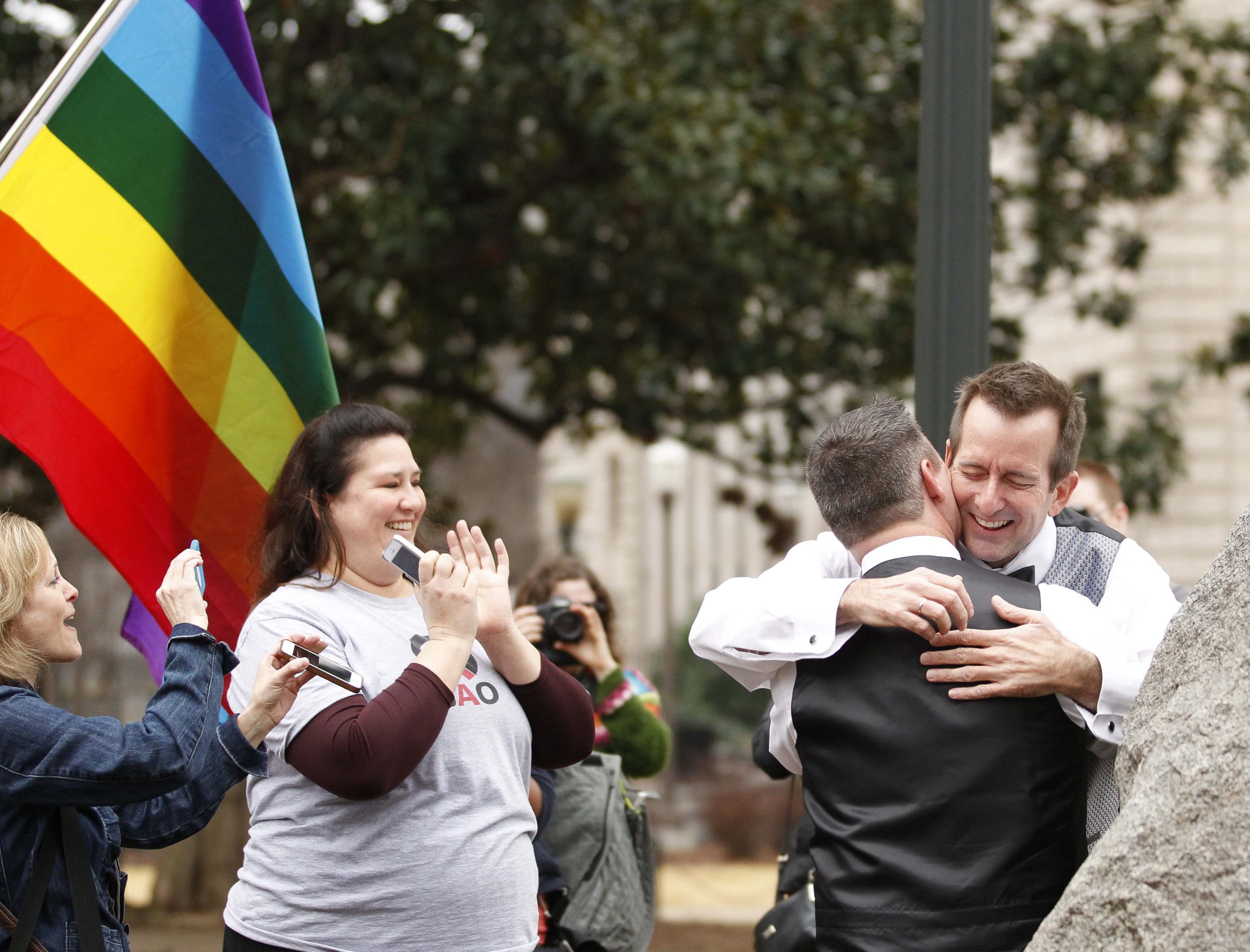 To Avoid Supreme Court Decision Alabama Temporarily Bans Gay Marriage 8816