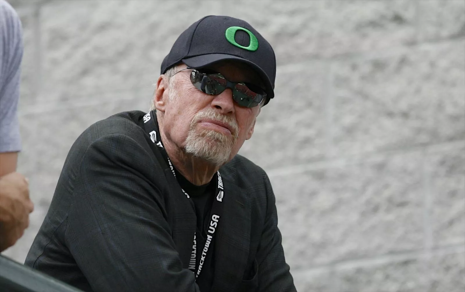 Nike Phil Knight to Retire at 77 Old