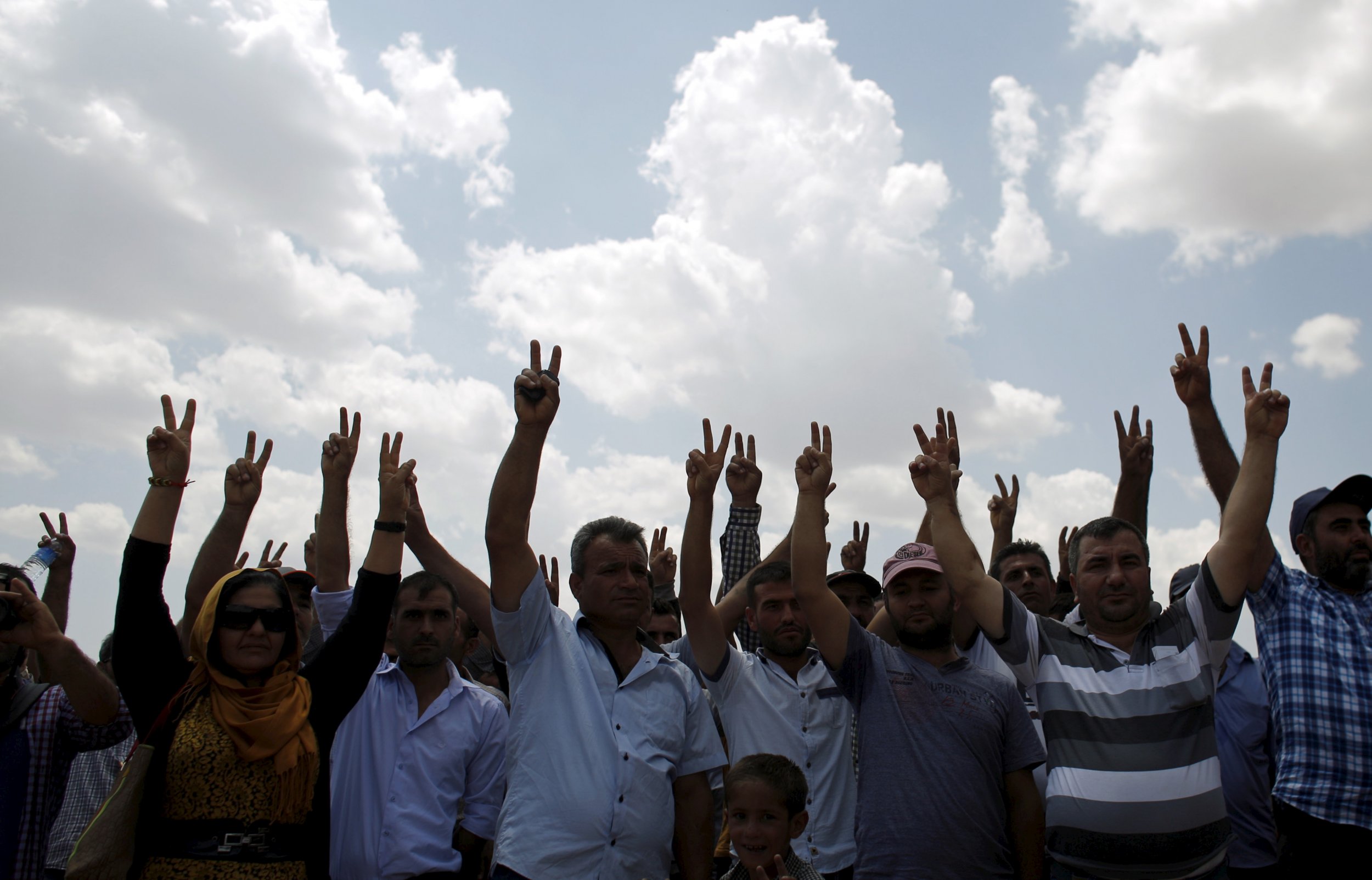 On Nervous Border, Turks Welcome Army But Fear Syria Incursion - Newsweek
