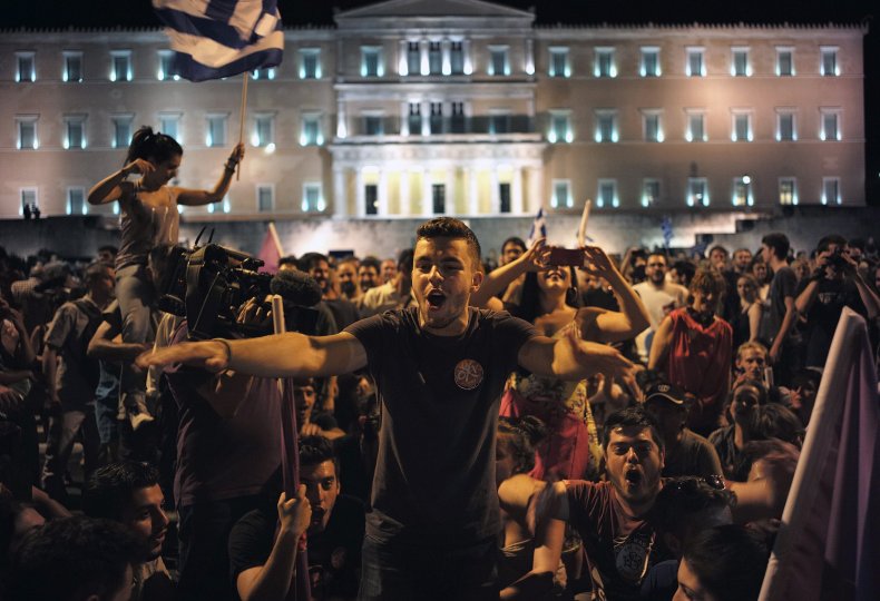 2015-07-06T090419Z_4_LYNXNPEB640LB_RTROPTP_4_EUROZONE-GREECE