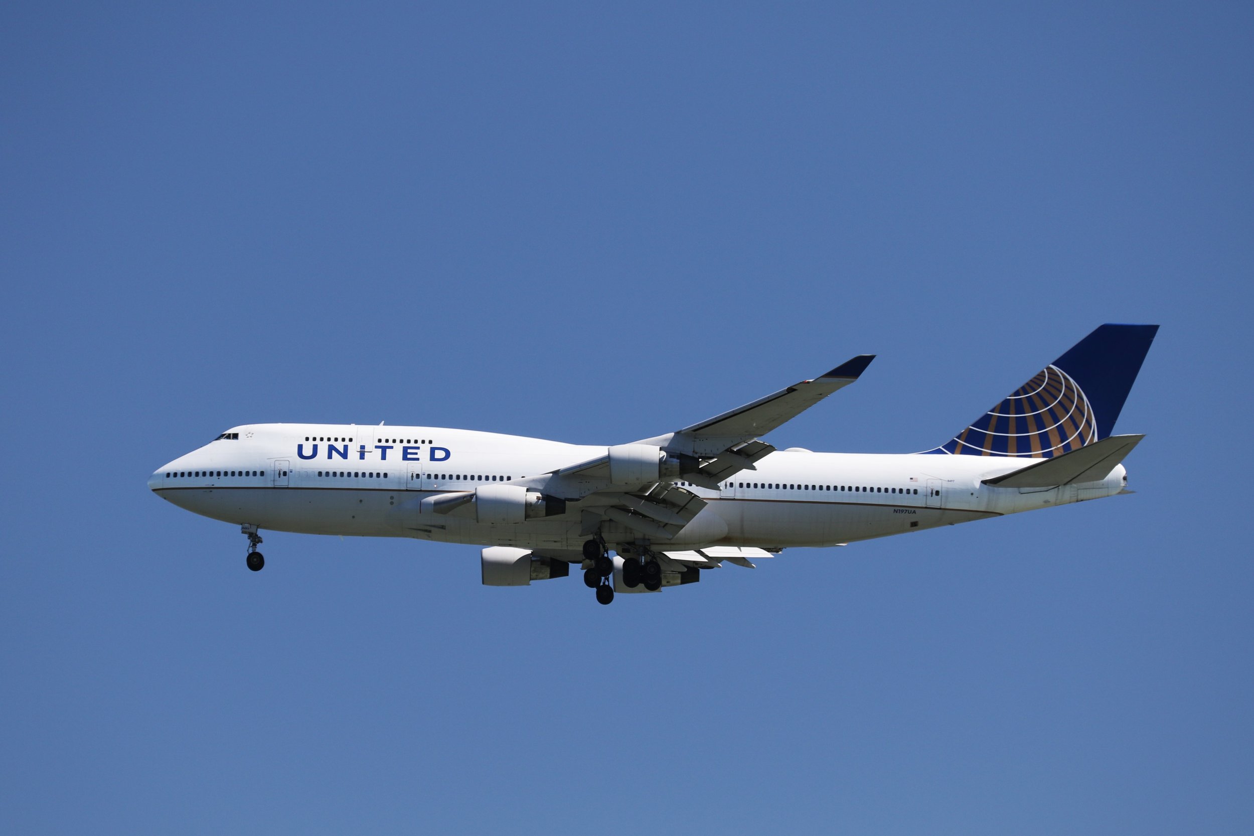 Flights Grounded: United Airlines Nationwide Shutdown Explained - axq6uat
