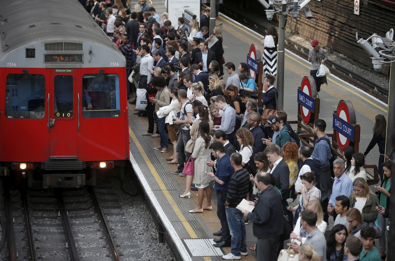 london-underground-strike-causes-transport-chaos-in-uk-capital