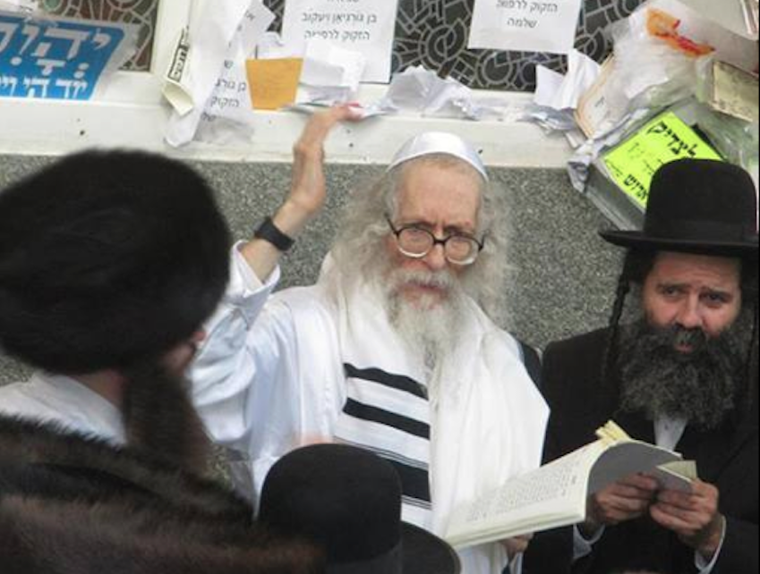 Sex Rabbi flees