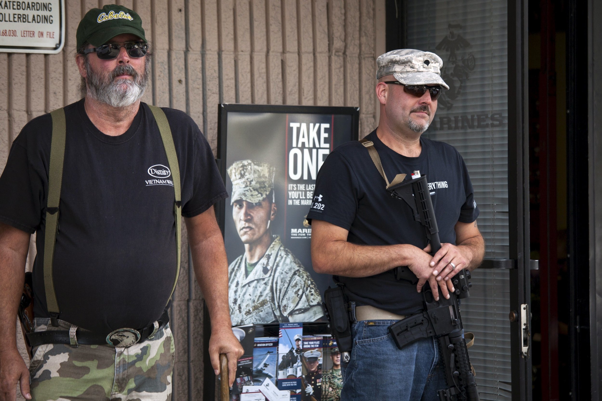 Armed Residents Ordered to Leave Ohio Recruitment Center After Man ...