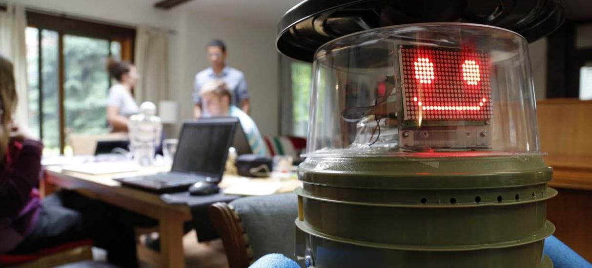 Beloved Canadian Hitchhiking Robot Destroyed in Philadelphia