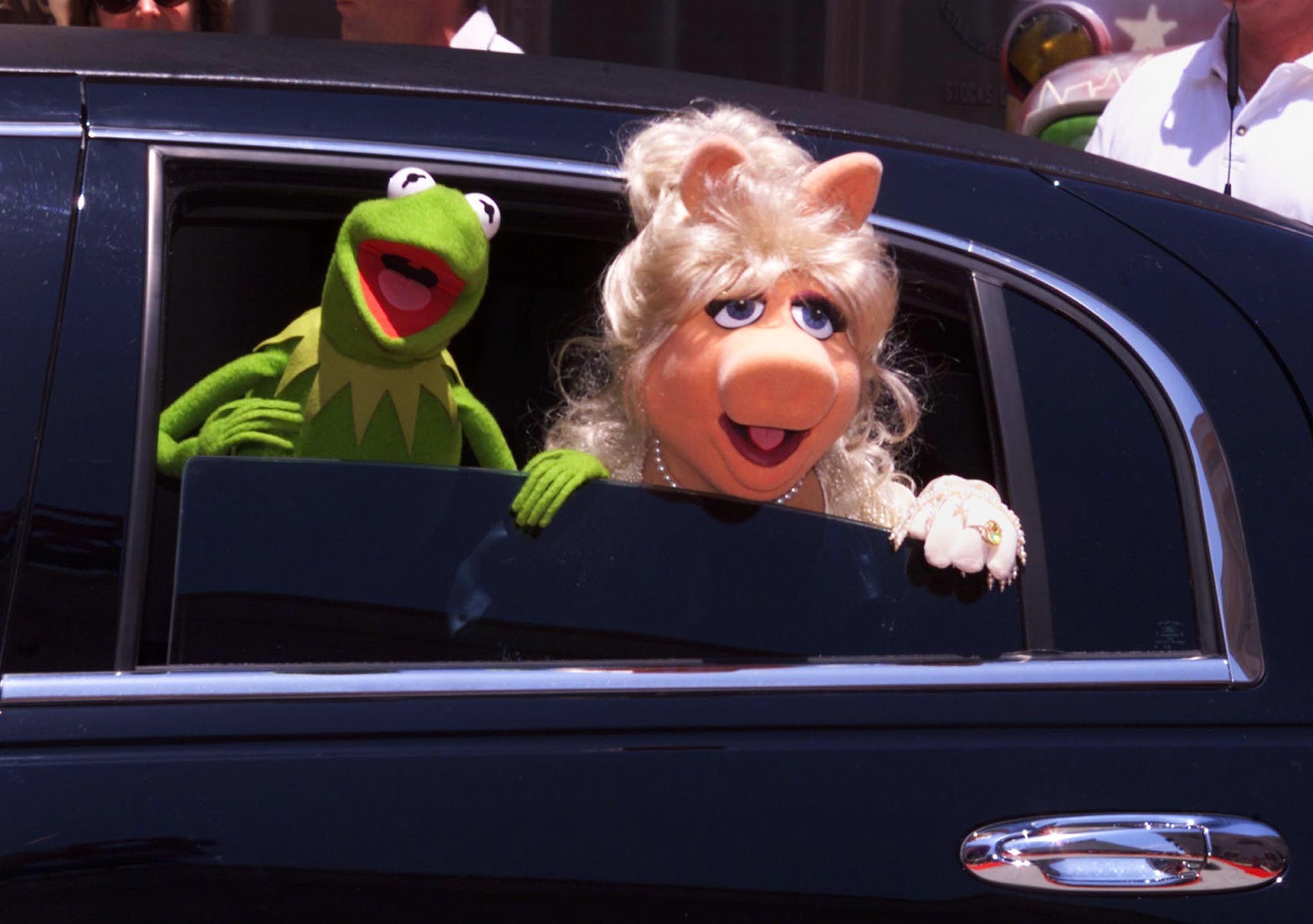 the muppets miss piggy and kermit