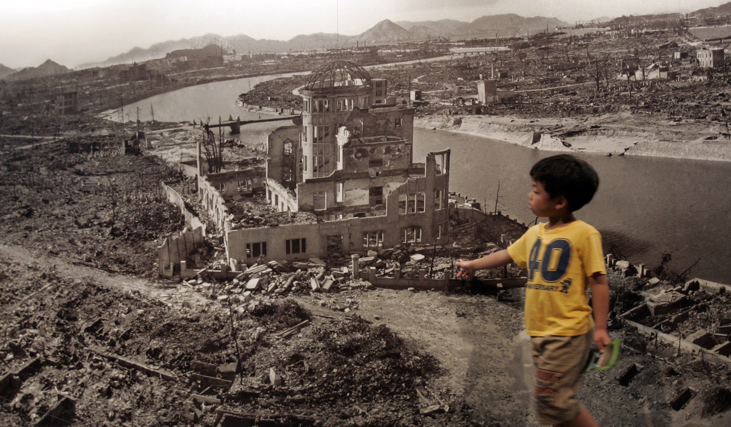 atomic bomb aftermath japan