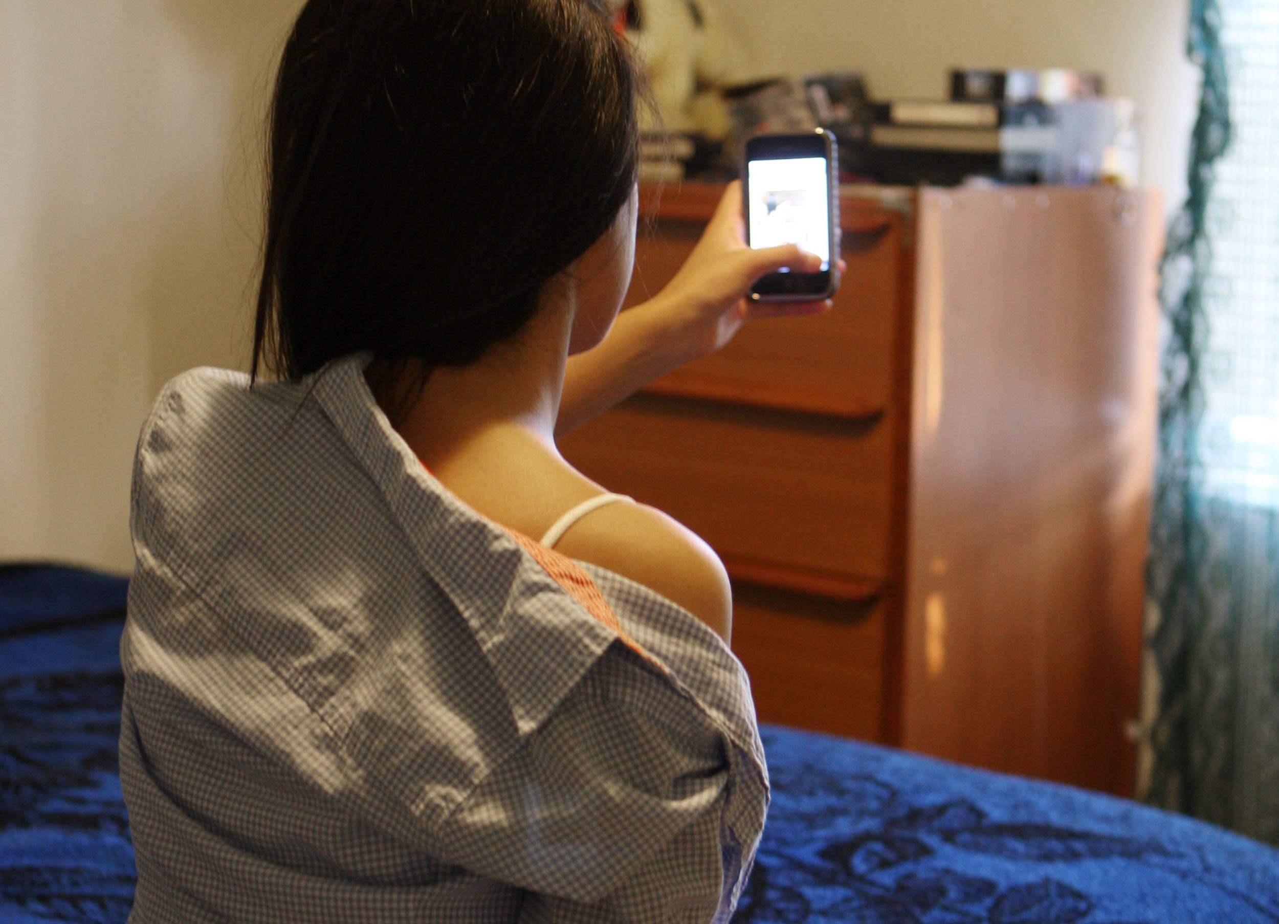 Sexting Could Be Good For Your Relationship Newsweek