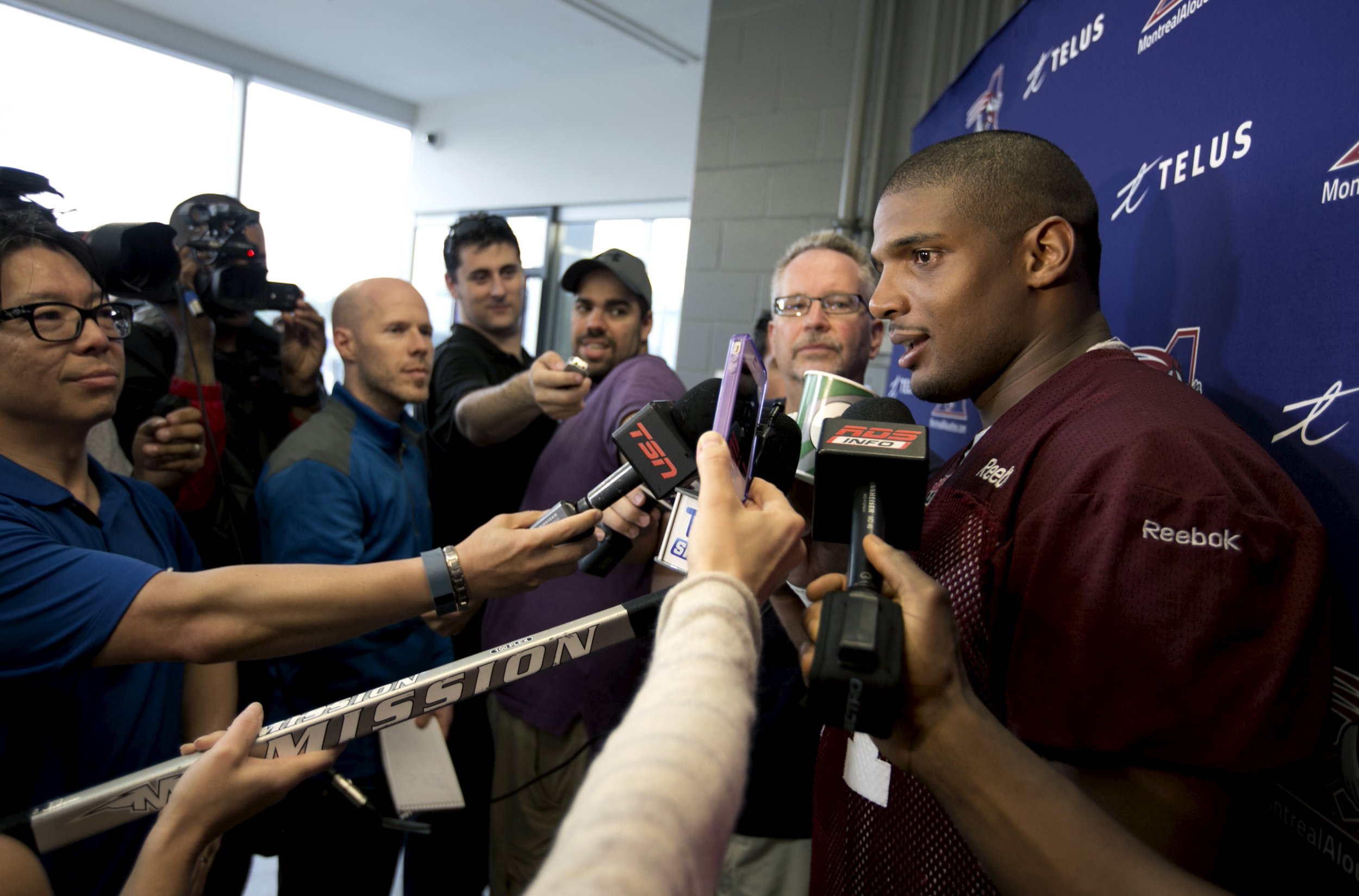 Michael Sam Signs With Montreal Alouettes in Canadian Football League