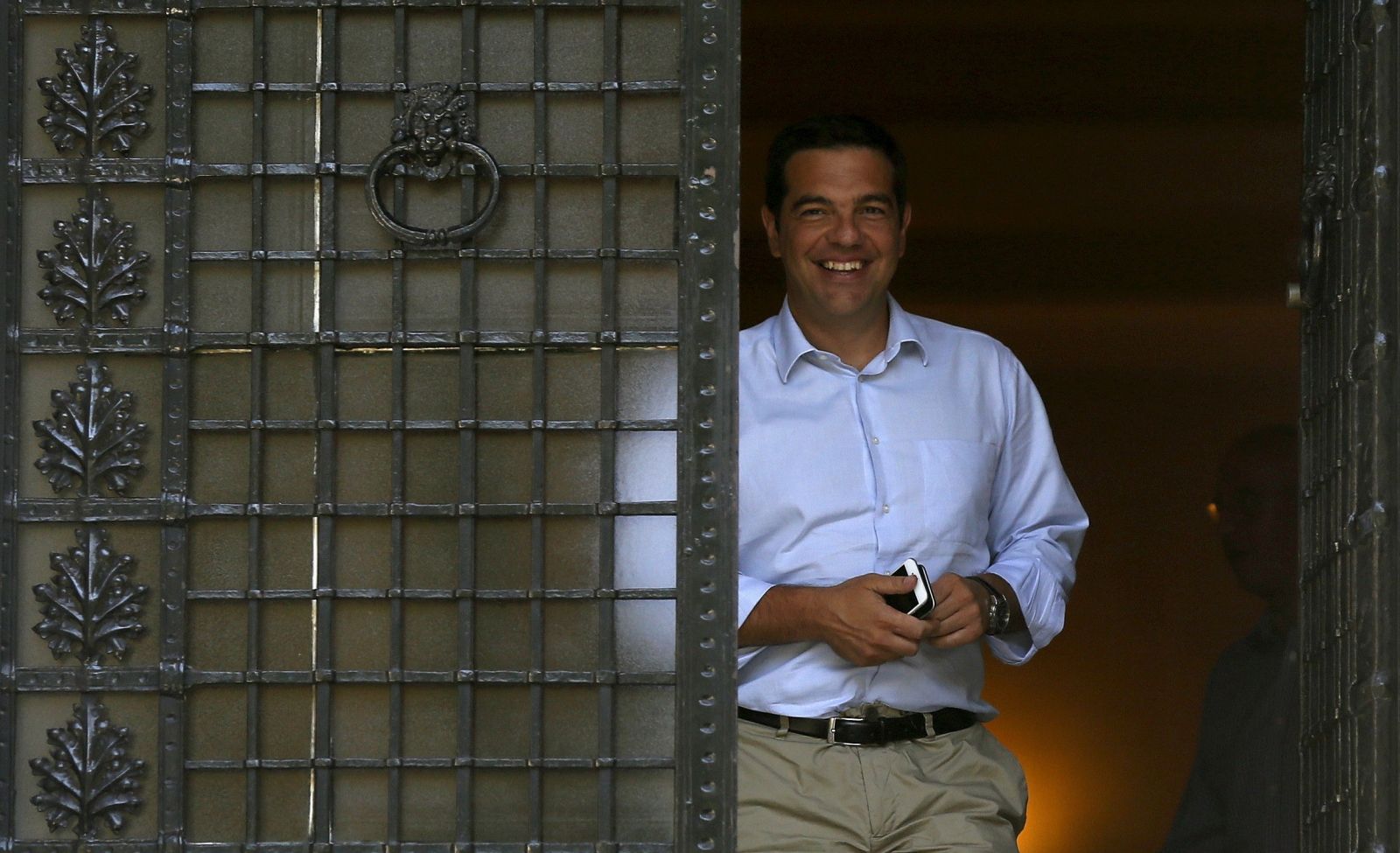Tsipras calls Greek elections