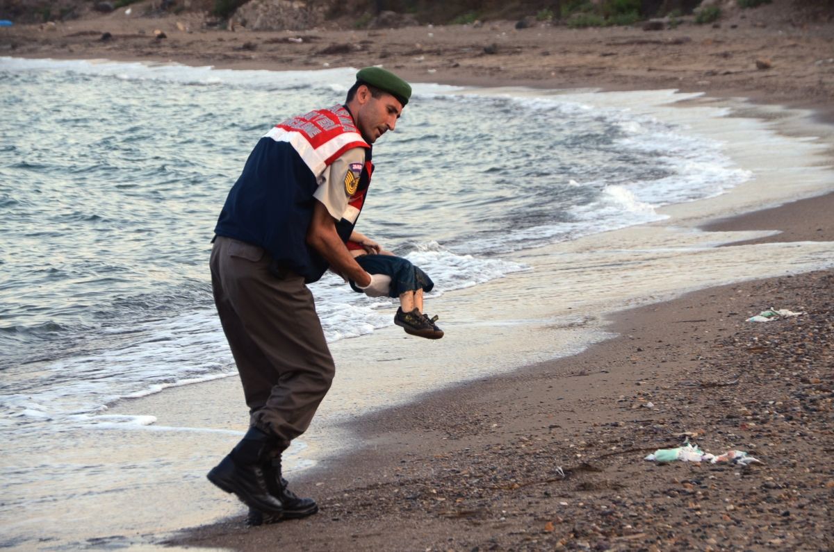 Syrian child Turkish beach