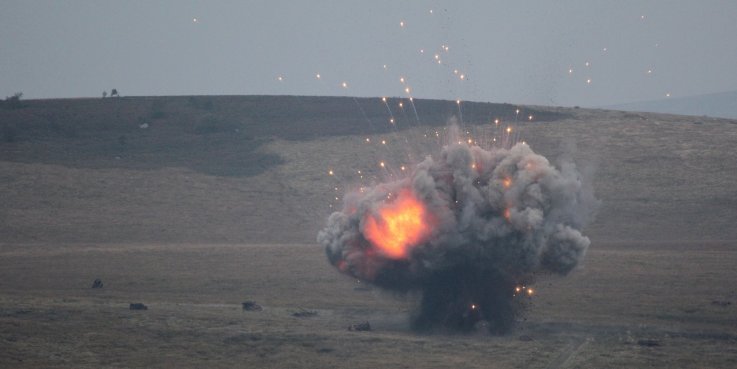 detonation-TNT detonation-TNT